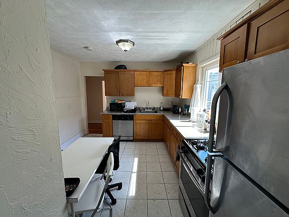 3rd image of 225 Boston Ave #1