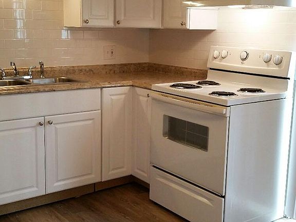 105 Stonecrest Lane Butler Pa for rent. Beautiful new kitchen. 724-712-9272