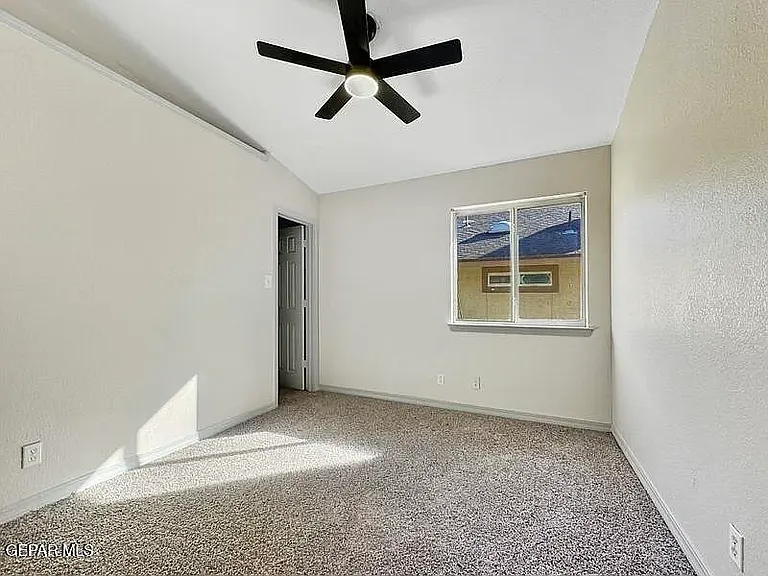 1338 John Phelan Dr — Photo 19