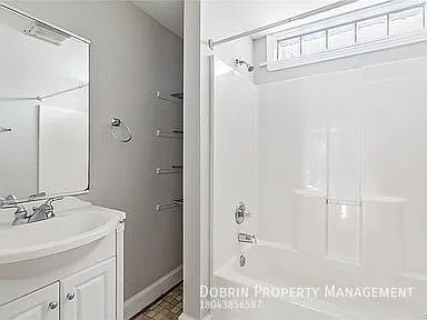 1322 W Clay St — Photo 10