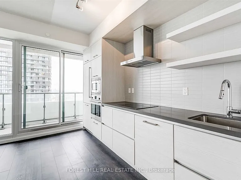 2221 Yonge St #5301 — Photo 8
