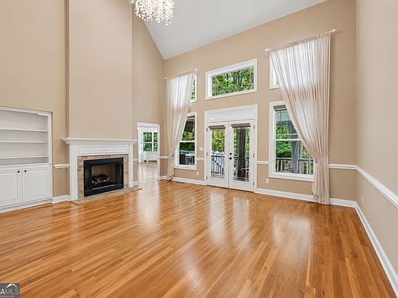 3rd image of 164 Vaughn Rd