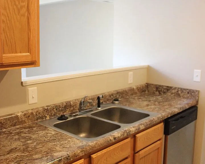 433 Leslie Ct — Photo 3