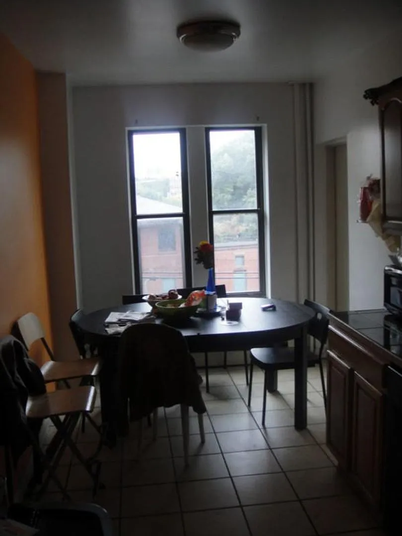 Nicely renovated with in-unit laundry in a prime location in Fenway! — Photo 4