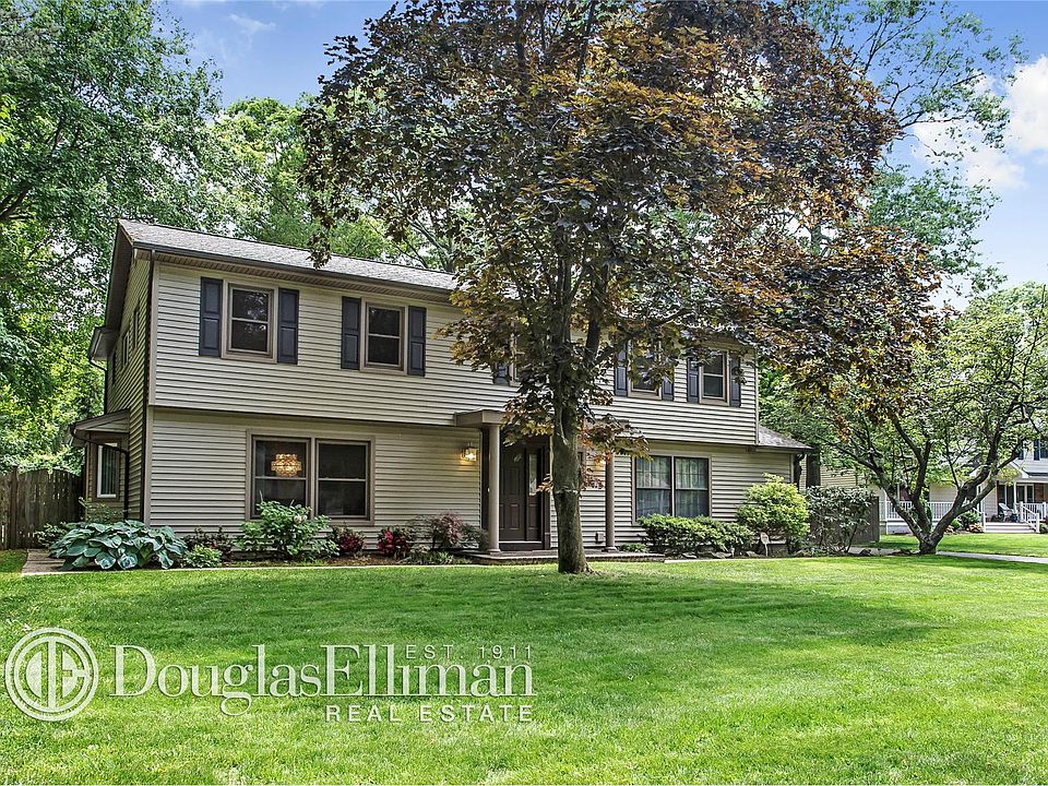 1st image of 12 Dexter Ct