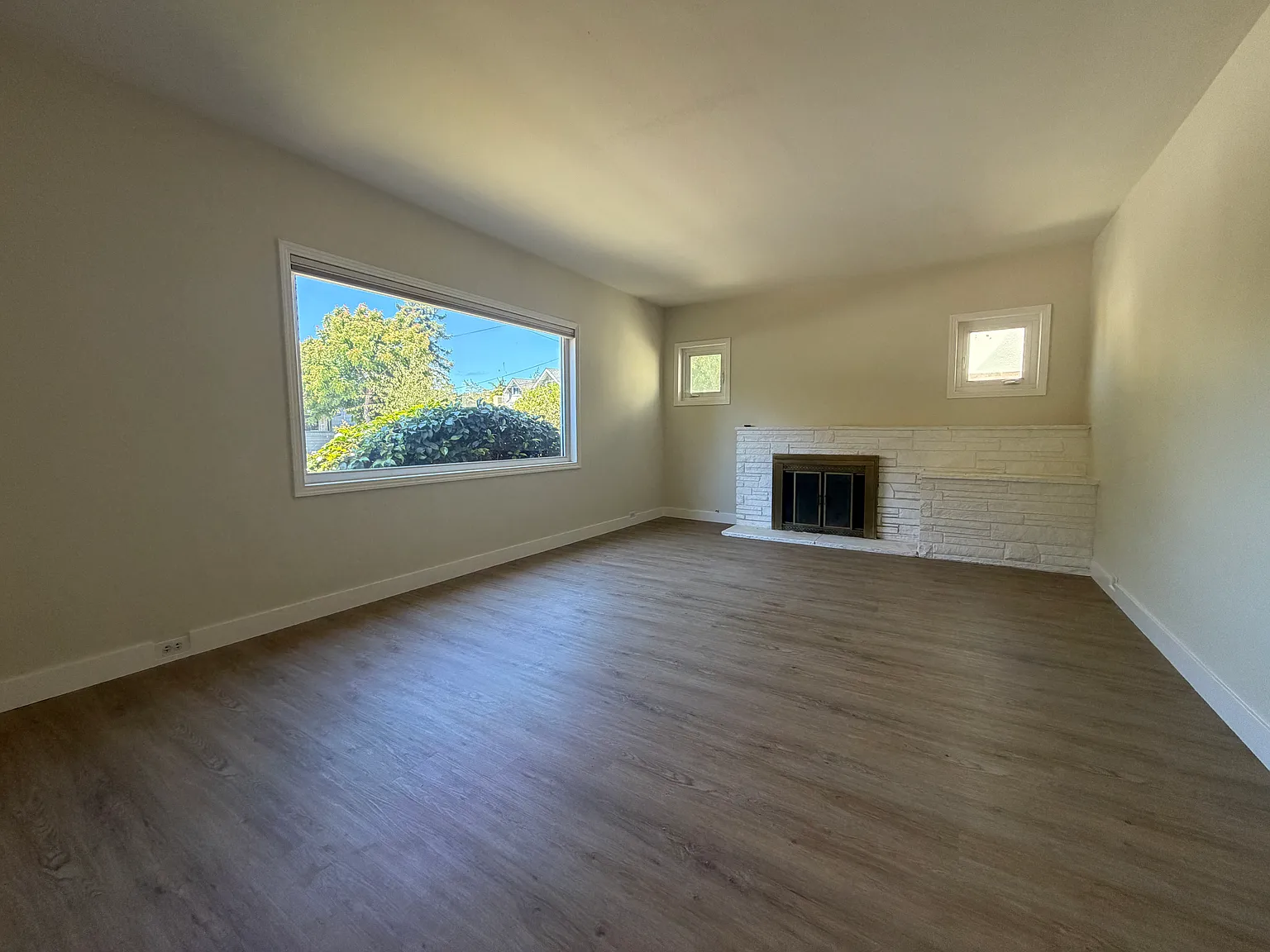 2 bed, 1100 sqft, $5,000 — Photo 3