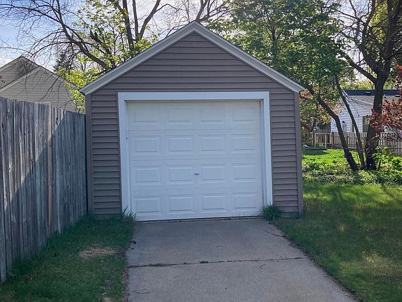 4th image of 2424 Belfast Ave SE