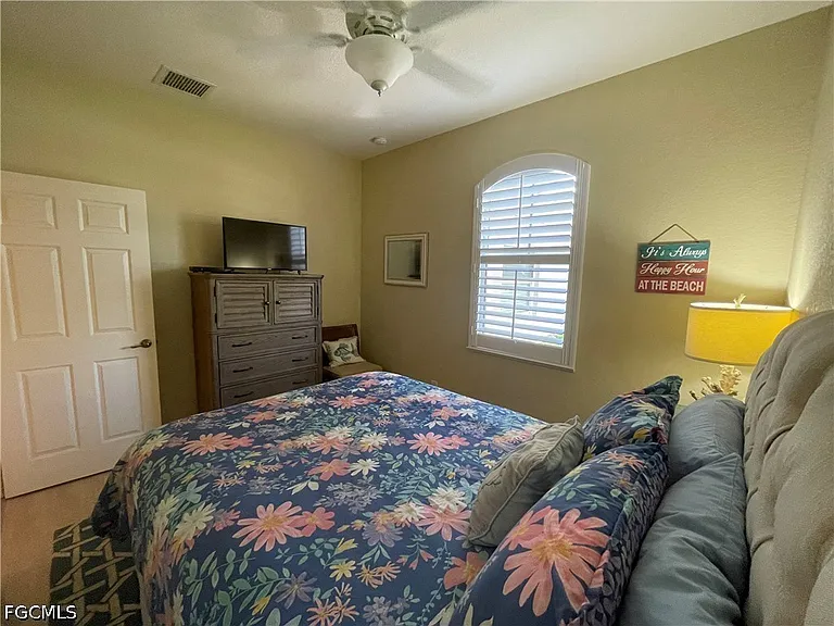 10630 Camarelle Cir — Photo 38