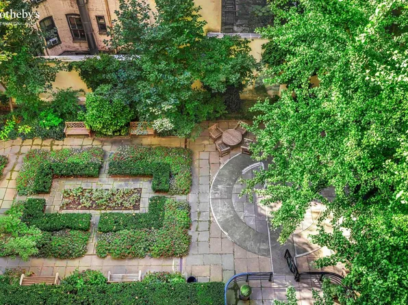 235 East 22nd Street image 10 of 18