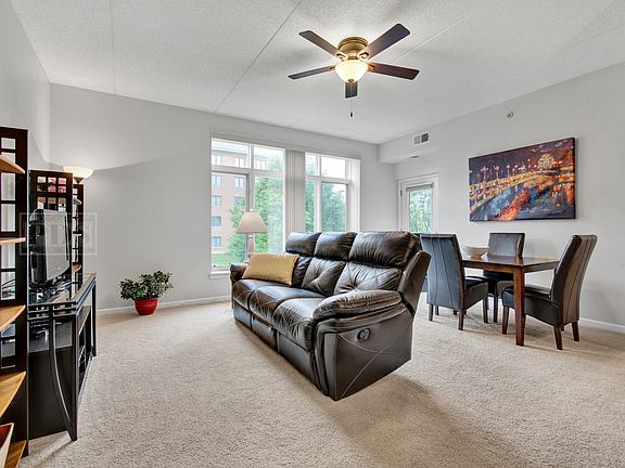 3rd image of 855 E 22nd St APT 208