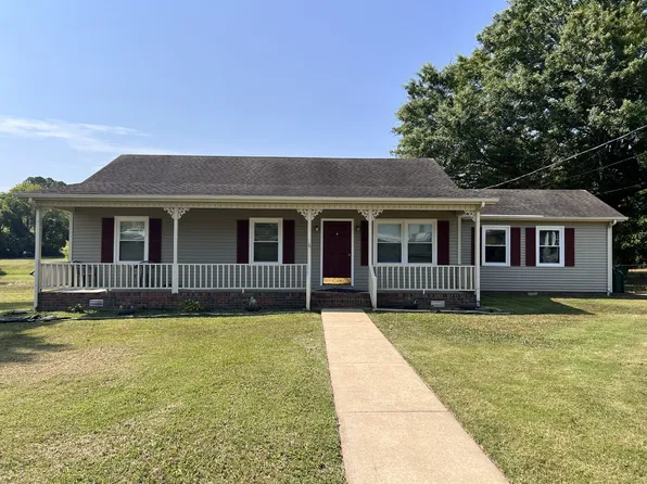 1315 Charlotte Dr, Pulaski, TN 38478