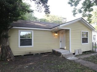 126 Landers Rd, Oyster Creek, TX 77541