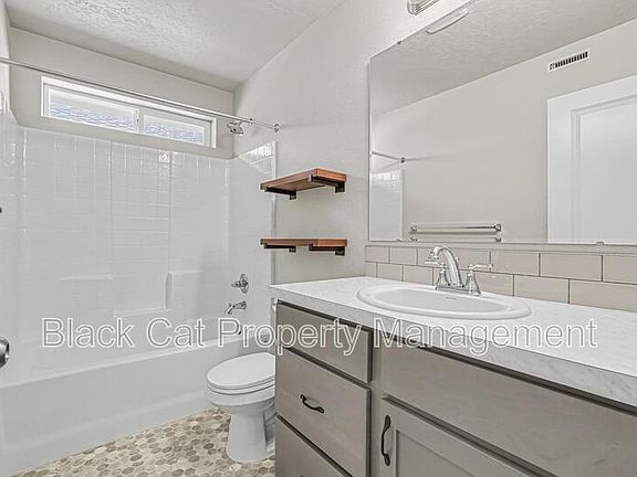 5th image of 637 E Warrior Basin St