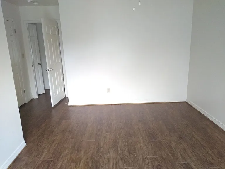 1231 Skokie Dr — Photo 11