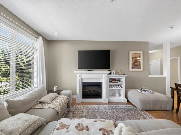 623 Treanor Ave #307, Langford, BC V9B 0B1