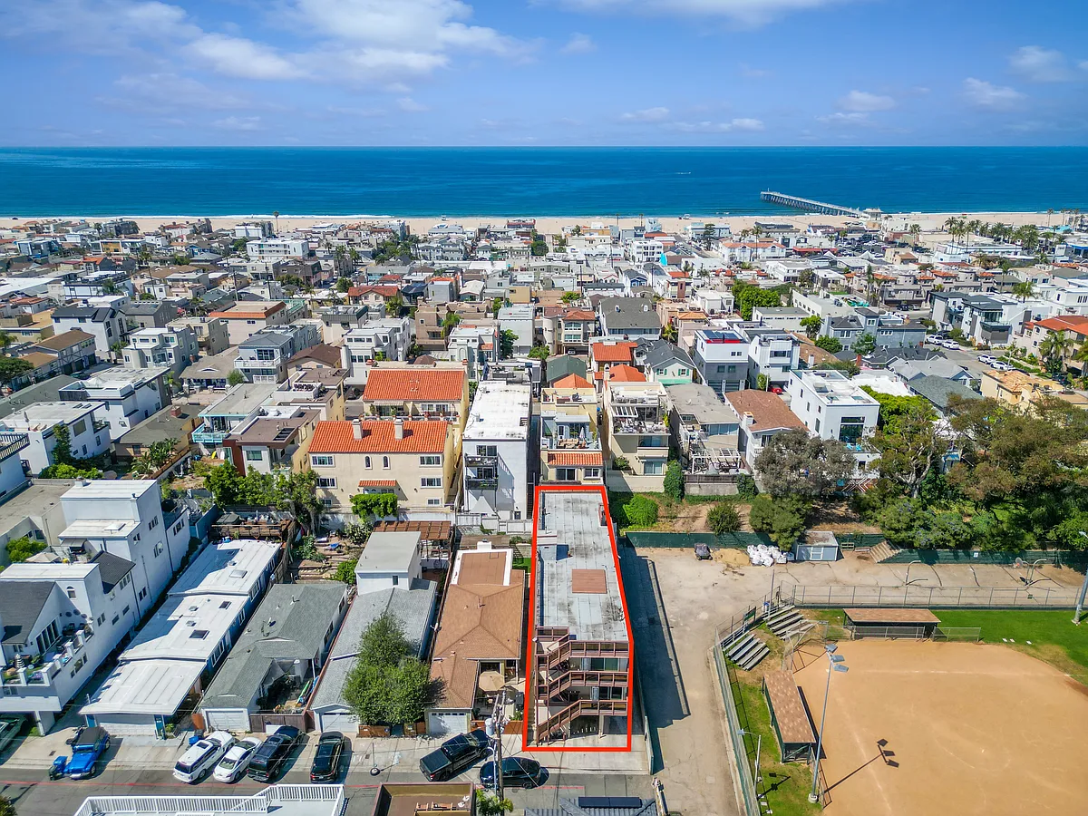 Photo 2 of 45 - 851 Cypress Ave #B - Hermosa Beach, CA Building Photo - 851 Cypress Ave #B