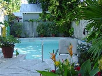 5th image of 1118 Olivia St #111
