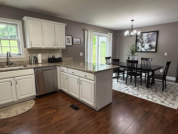 5th image of 1404 Arcadia Dr