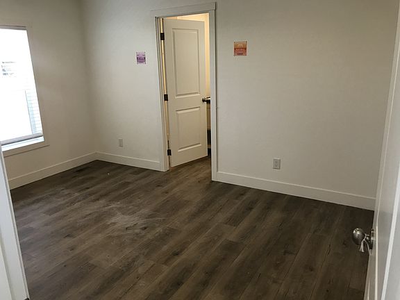 5th image of 867 N Lamb Blvd #202