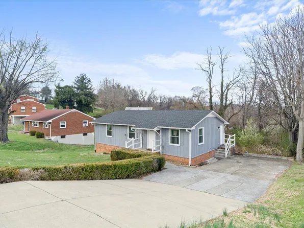 2633 Springhill Dr NW, Roanoke, VA 24017