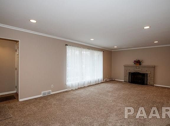 5th image of 312 W Ivy Ln