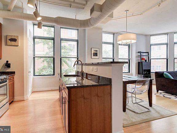 3rd image of 1201 N Garfield St APT 213