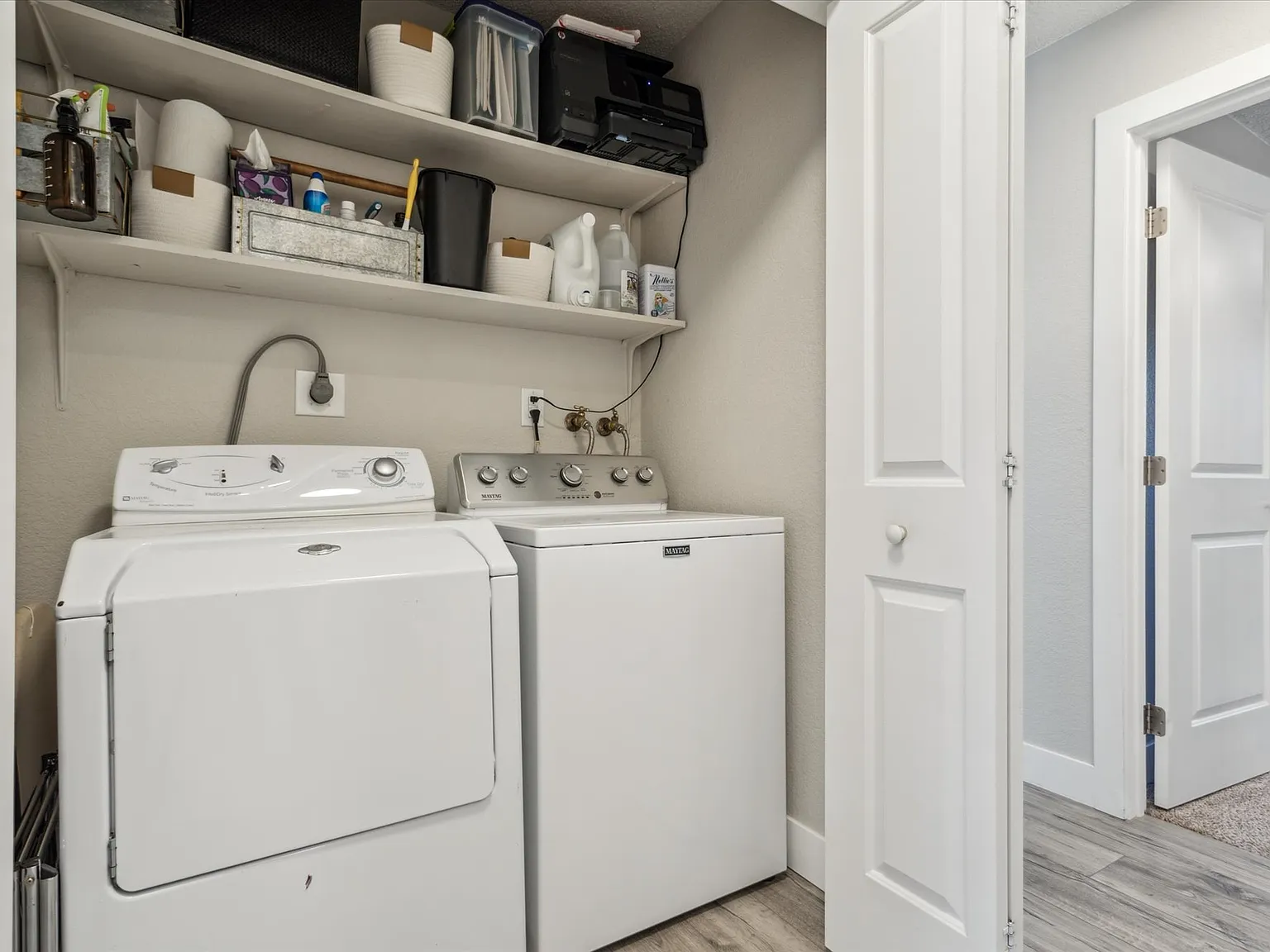 2811 W Davies Dr — Photo 3