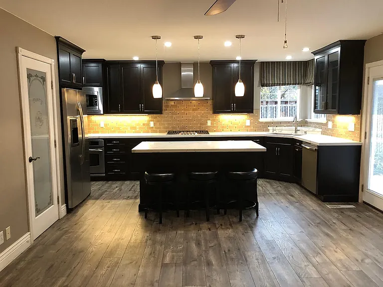2116 Crestline Rd — Photo 2