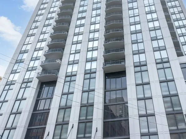 435 W Erie St APT 1401, Chicago, IL 60654