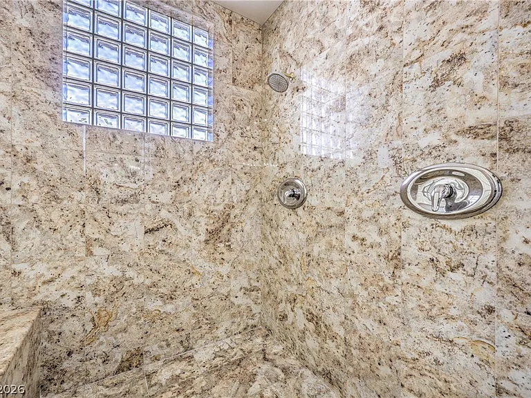 7520 Captains Harbor Dr — Photo 26