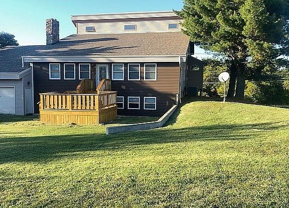 2nd image of 810 Lanning Ln