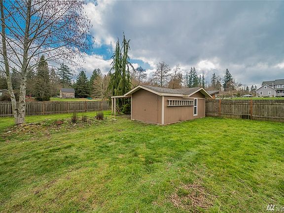 3rd image of 2324 77th Ave NE