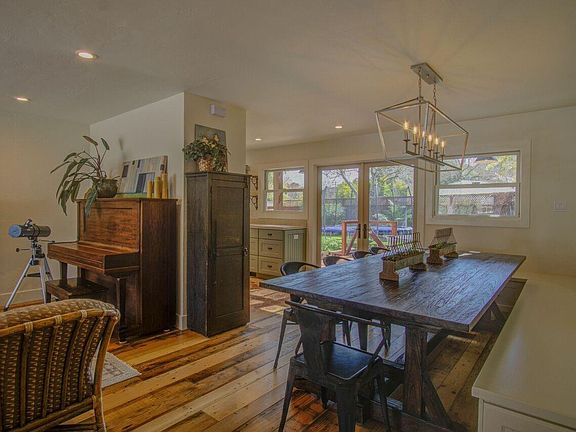 5th image of 718 Bradley Ave