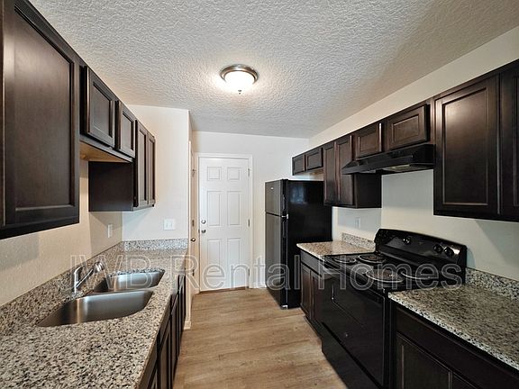3rd image of 2905 W 16th St