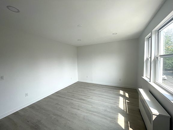 5th image of 5909 Liebig Ave Floor 1