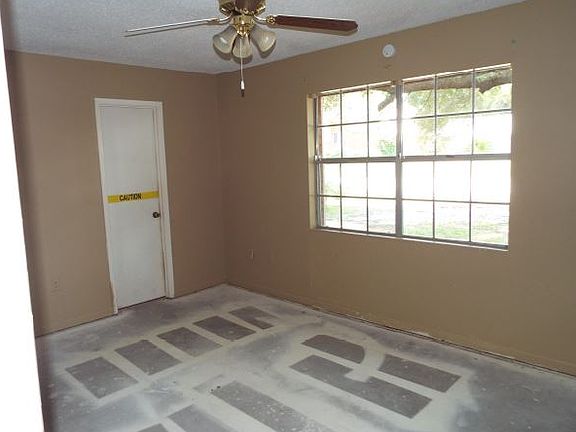 2nd image of 611 Sea Oats Dr