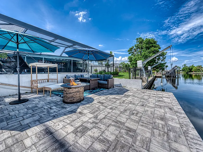 SE 1st Pl — Photo 30