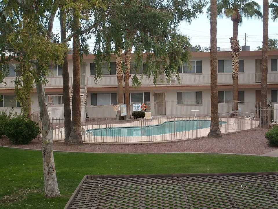 Common Area w/Pool