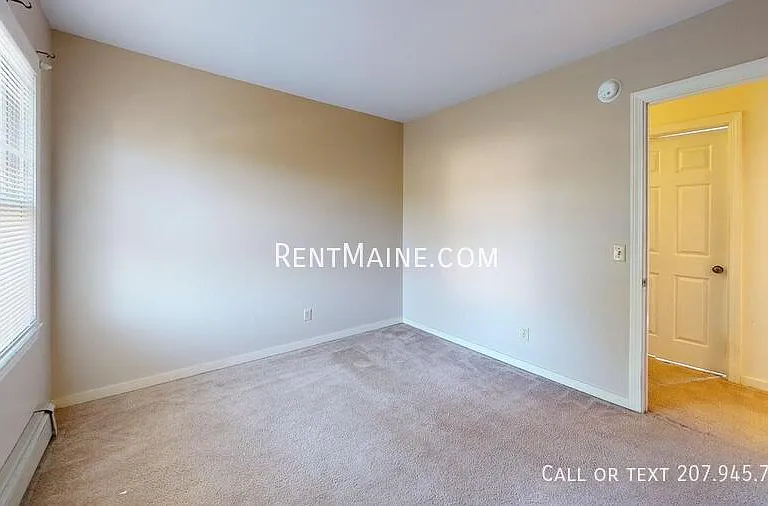 71 Valley View Ln #B — Photo 4