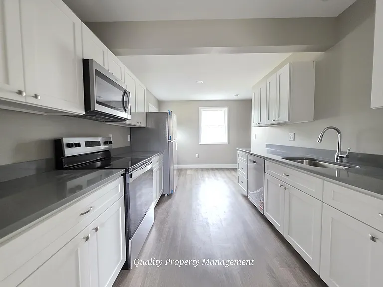 375 Lincoln St #2 — Photo 3