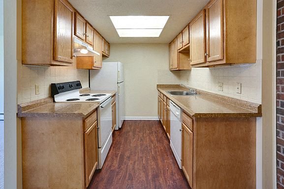 1 Bedroom Unit - Kitchen - All Appliances Included