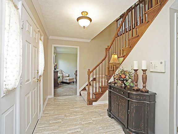 2nd image of 10116 Bolingbroke Dr