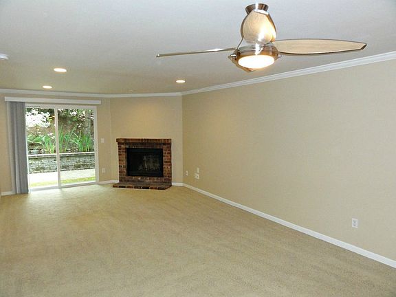 4th image of 10022 NE 127th Pl APT C-111