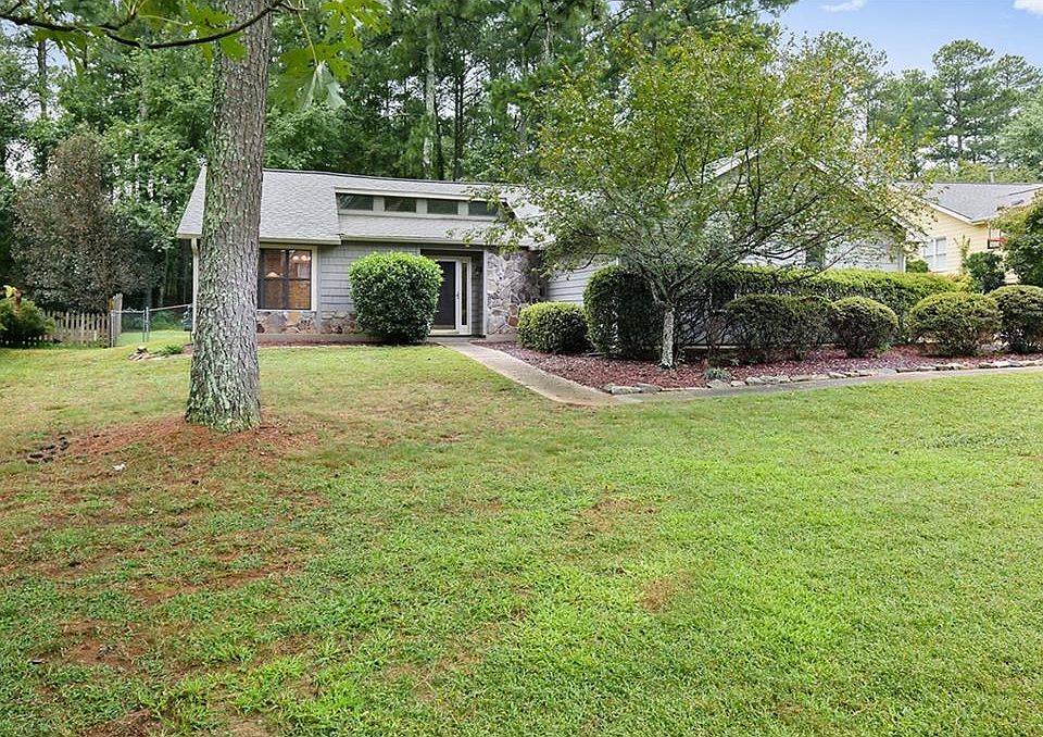 1st image of 2715 Shadow Pine Dr