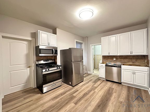 3rd image of 384 Baldwin Ave #E2