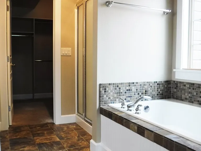 1505 E Daylesford Dr — Photo 13