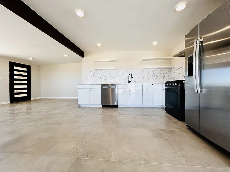 64910 Winters Rd — Photo 2
