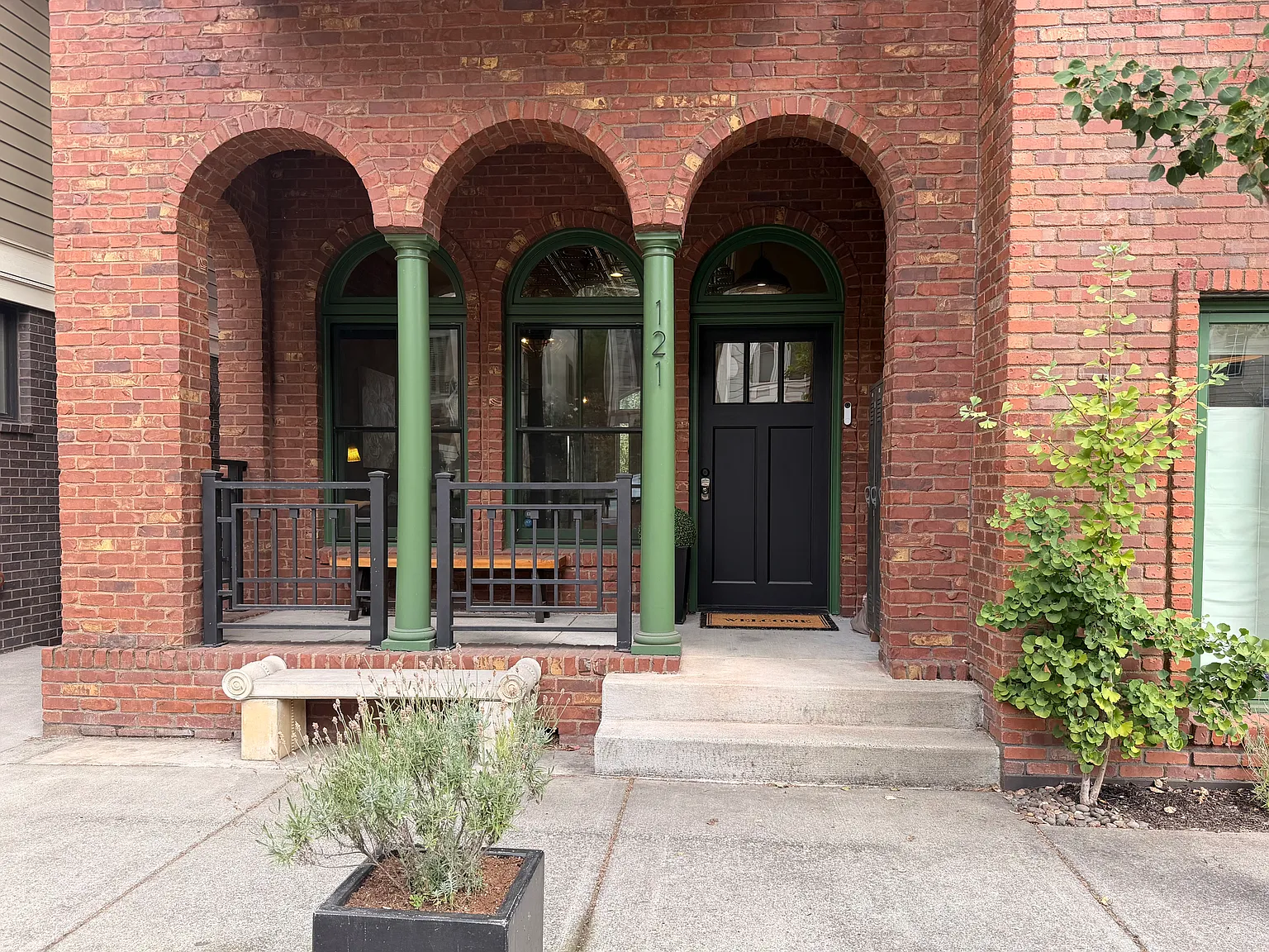 3 bed, 3.5 bath, 1843 sqft, $6,500 — Photo 2