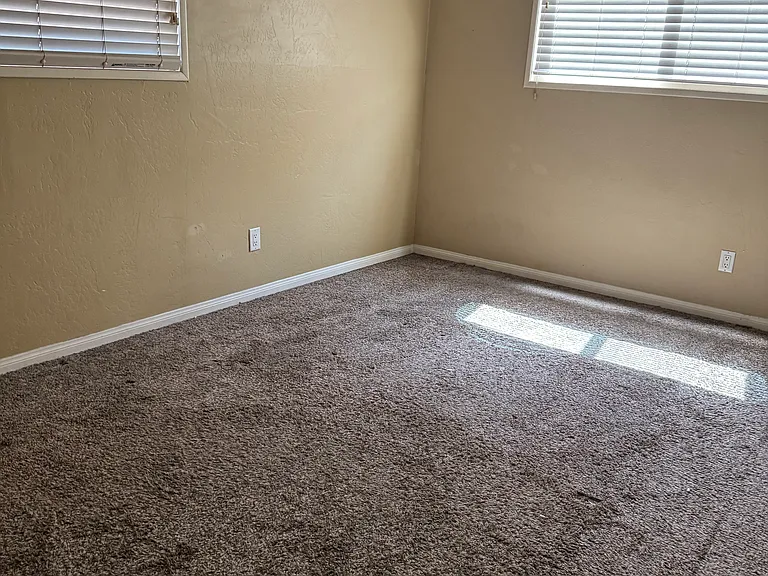 1877 Honeysuckle Ln — Photo 19