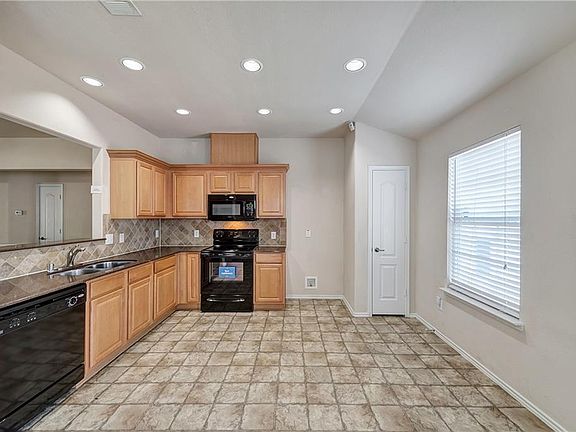 3rd image of 5424 Cameron Dr